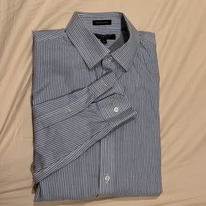 Banana Republic grant slim fit Blue and white striped shirt Size small